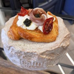 sajtkrémes danish