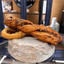 Kolbászos mustáros tekercs